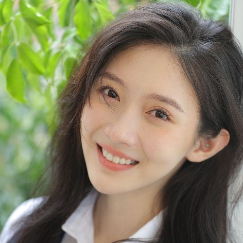 李亚萱头像