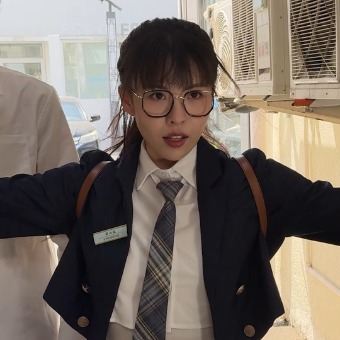 当搞笑女穿进玛丽苏文学～封面